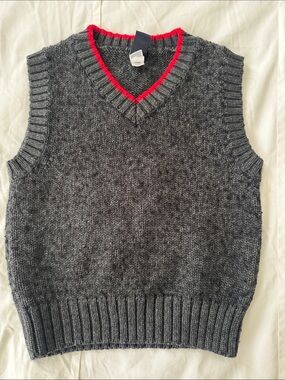 GAP kids 3 Charcoal Knit V-Neck Sweater Vest with Red Trim